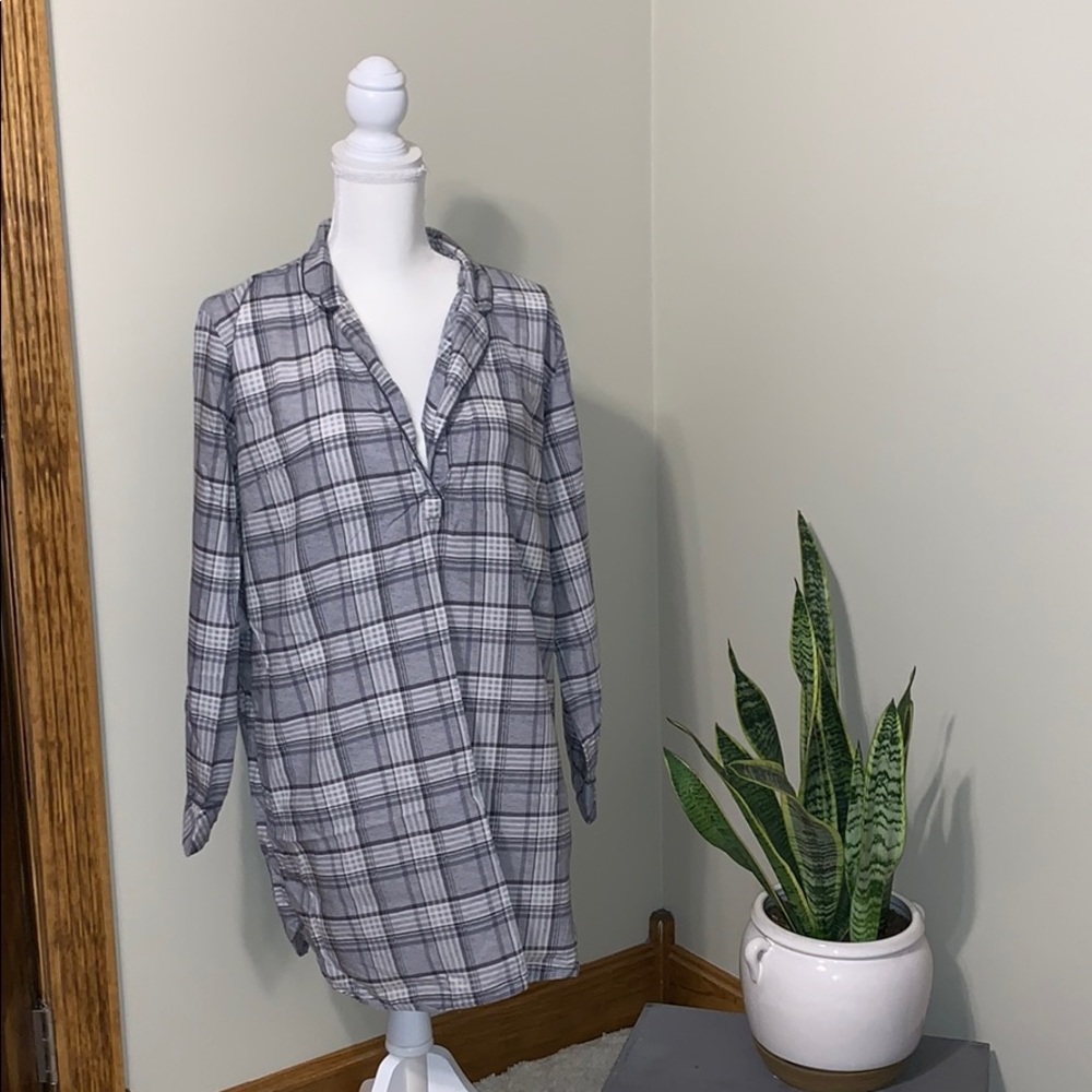 {vs} plaid sleep shirt